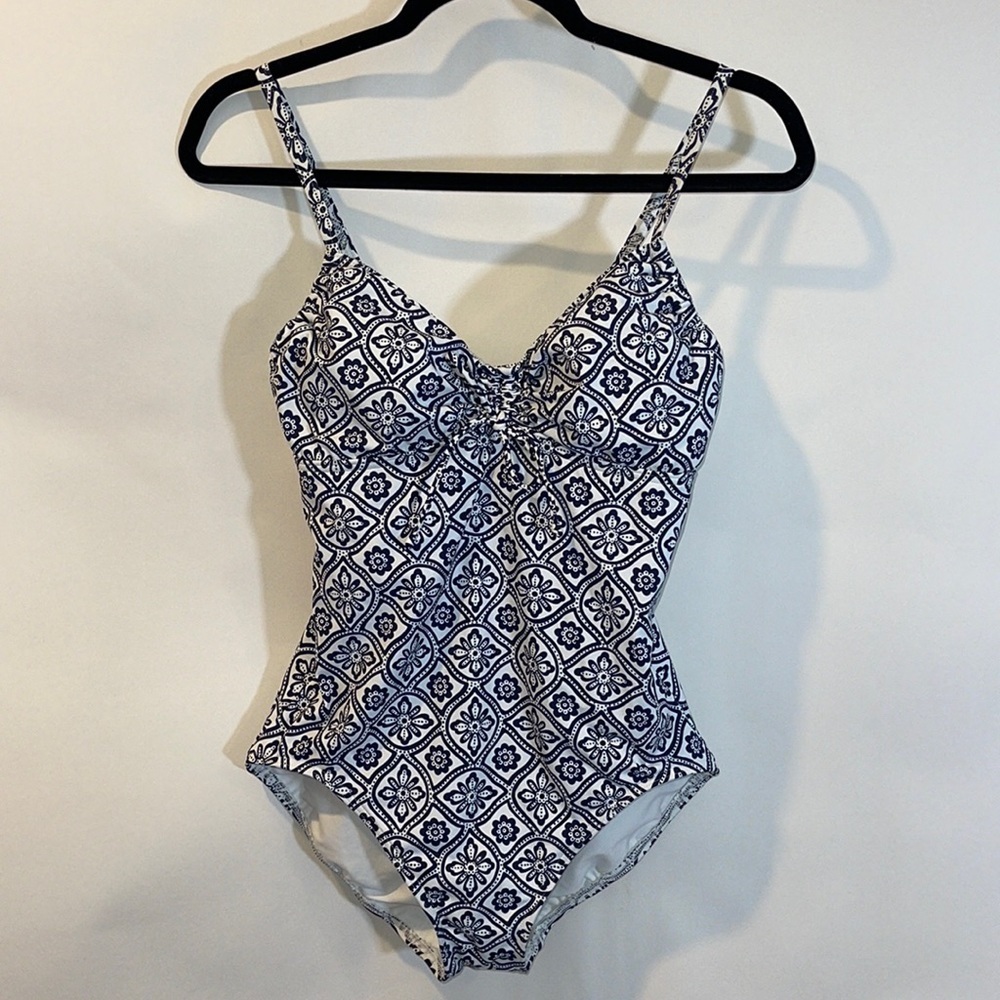 Lands End One Piece Bathing Suit Fully Lined Underwire Size 8 Tummy Control NEW